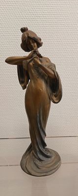 Lucien ALLIOT (1877-1967) Statuette de femme art puveau en r…