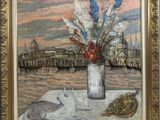 un tableau représentant un chat allongé par terre à côté d'un vase de fleurs
