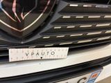 a sticker on the front of a car that says vpauto