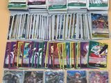 beaucoup de jeux de cartes sur la table