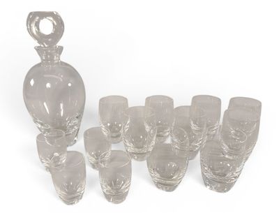 LALIQUE FRANCE Partie de service en verre comprenant : - 9 v…