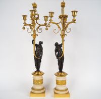 Paire de candélabres en forme de jeunes femmes à l'antique N…