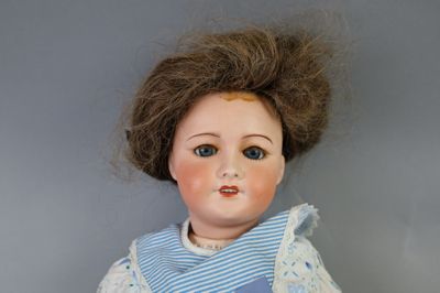Poupée française, avec tête en biscuit, bouche ouverte, marq… - Photo 1
