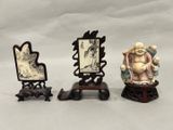 trois figurines chinoises représentant un homme et une femme