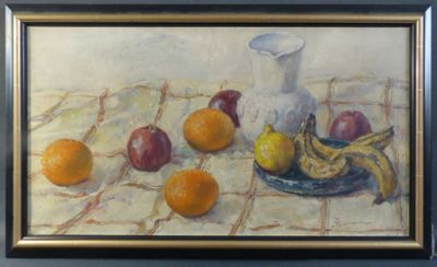 une peinture représentant des fruits et un vase posés sur une table