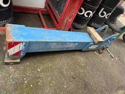 Une potence de 2 Tonnes pour pelle mécanique Adresse : 812 r…