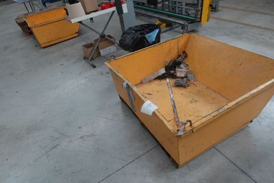 une boîte qui contient un truc quelconque