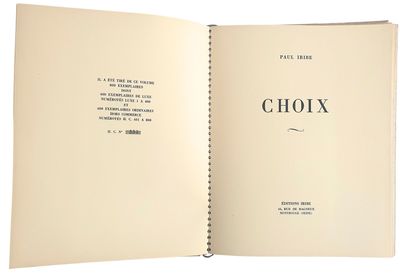 un livre ouvert dont le titre « Choix » est écrit en noir sur fond blanc