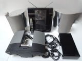 une image représentant une chaîne hi-fi avec des haut-parleurs et une radio