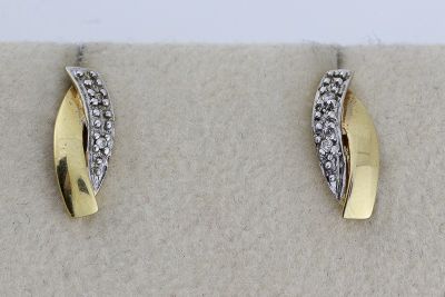 Paire de boucles d’oreilles en or de deux couleurs enrichies de brilla