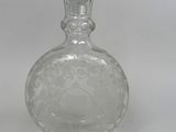 clear glass decanter with a clear top and a clear base