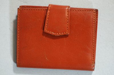 PIERRE BALMAIN porte carte en cuir marron (déchirure intérie…