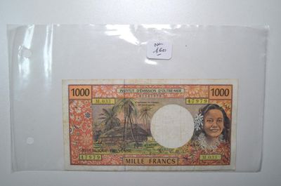 une photo d'une feuille de papier sur laquelle figure la photo d'une femme