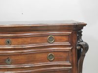 Commode en bois mouluré, sculpté et placage, l'avant du plat… (photo 4)