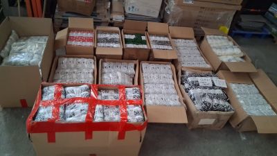 Lot de 1200 pelotes de laine Cheval Blanc Paquerette, différ…