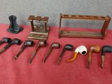 les nombreux types d'outils qui se trouvent sur la table