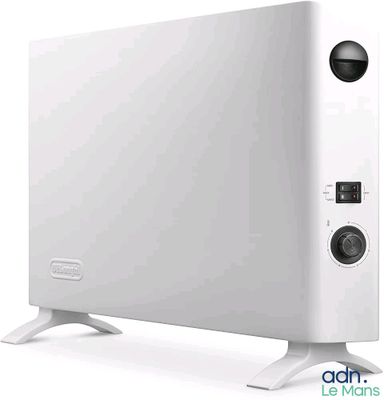 un radiateur électrique blanc posé sur une table blanche