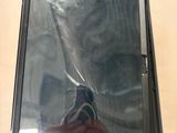 quelqu'un prend une photo de son reflet dans un miroir