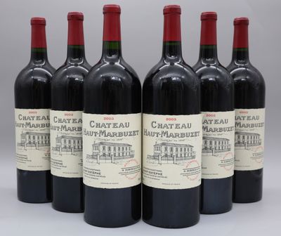 six bouteilles de Château Margaut sont alignées en rang