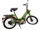 un vélo vert avec un panier à l'arrière