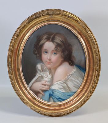 portrait d'une jeune fille tenant un chat blanc, dans un cadre doré
