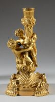 Paire de bougeoirs en bronze doré ciselé à décor de deux enf… (photo 3)