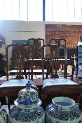 Méridienne en bois naturel mouluré, pieds cambrés.