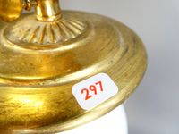 Vase en Opaline monté en lampe, monture en bronze doré à déc… (photo 6)