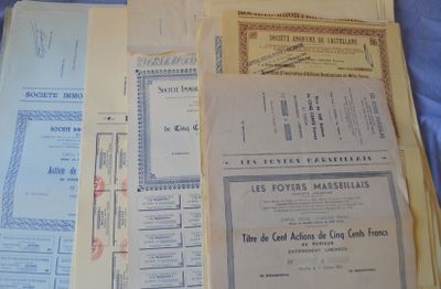a lot of papers that are sitting on a table