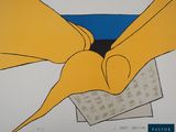 tableau représentant une personne tenant une feuille de papier sur laquelle figure un oiseau