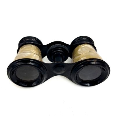 Paire de jumelles de théâtre en métal et nacre,