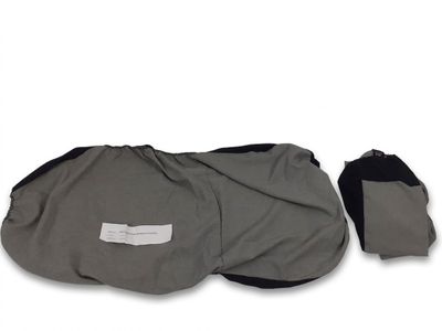 FIAT - Ce lot comprend des housses en coton gris et noir qui…