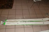 2 Paires de ski "ADN" sans fixation ; +/- L 176 cm
