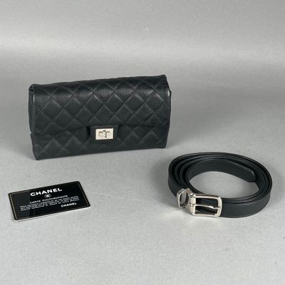 Ensemble portefeuille et ceinture en cuir matelassé noir Chanel