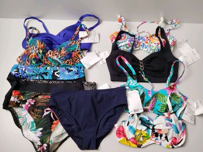 Lot de 11 hauts/bas de maillots de bain ANITA de diverses ta…