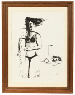 un dessin en noir et blanc représentant une femme en maillot de bain