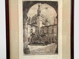 une image représentant une photo d'un bâtiment doté d'une tour horloge
