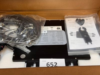 une boîte contenant tout un tas de fils
