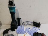 many tools that are sitting on a table