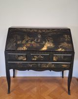 Bureau de pente en bois noirci et verni européen à décor noi…