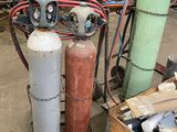 de nombreux types différents de réservoirs de gaz dans un entrepôt