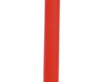 un marteau rouge et noir avec un manche noir sur fond blanc