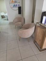 D13 - TOULOUSE - Un lot de mobilier comprenant :