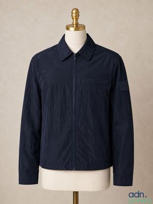une veste bleu marine sur un mannequin, un mannequin, un mannequin, un mannequin, un mannequin, un mannequin, un mannequin, un mannequin, un mannequin