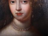 portrait of a woman with a pearl necklace and a pearl necklace