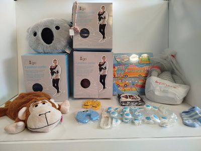 Gros lot - MIGO - Porte-bébés physiologiques et jouets éveil…
