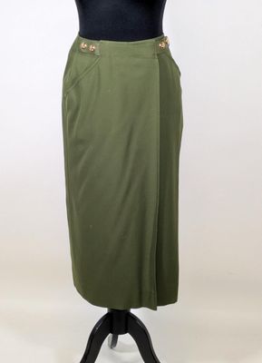 a green skirt on a mannequin mannequin mannequin mannequin mannequin mannequin mannequin mannequin mannequin