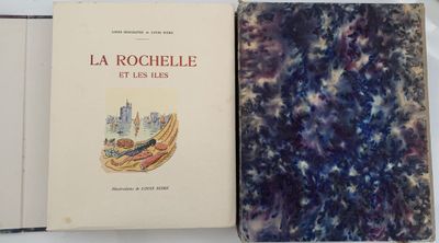deux livres posés sur une table