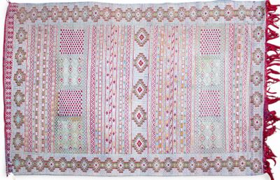 Grand tapis Kilim en laine à fond beige