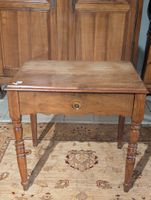 Table écritoire d'appui en noyer blond de style Louis Philip…
